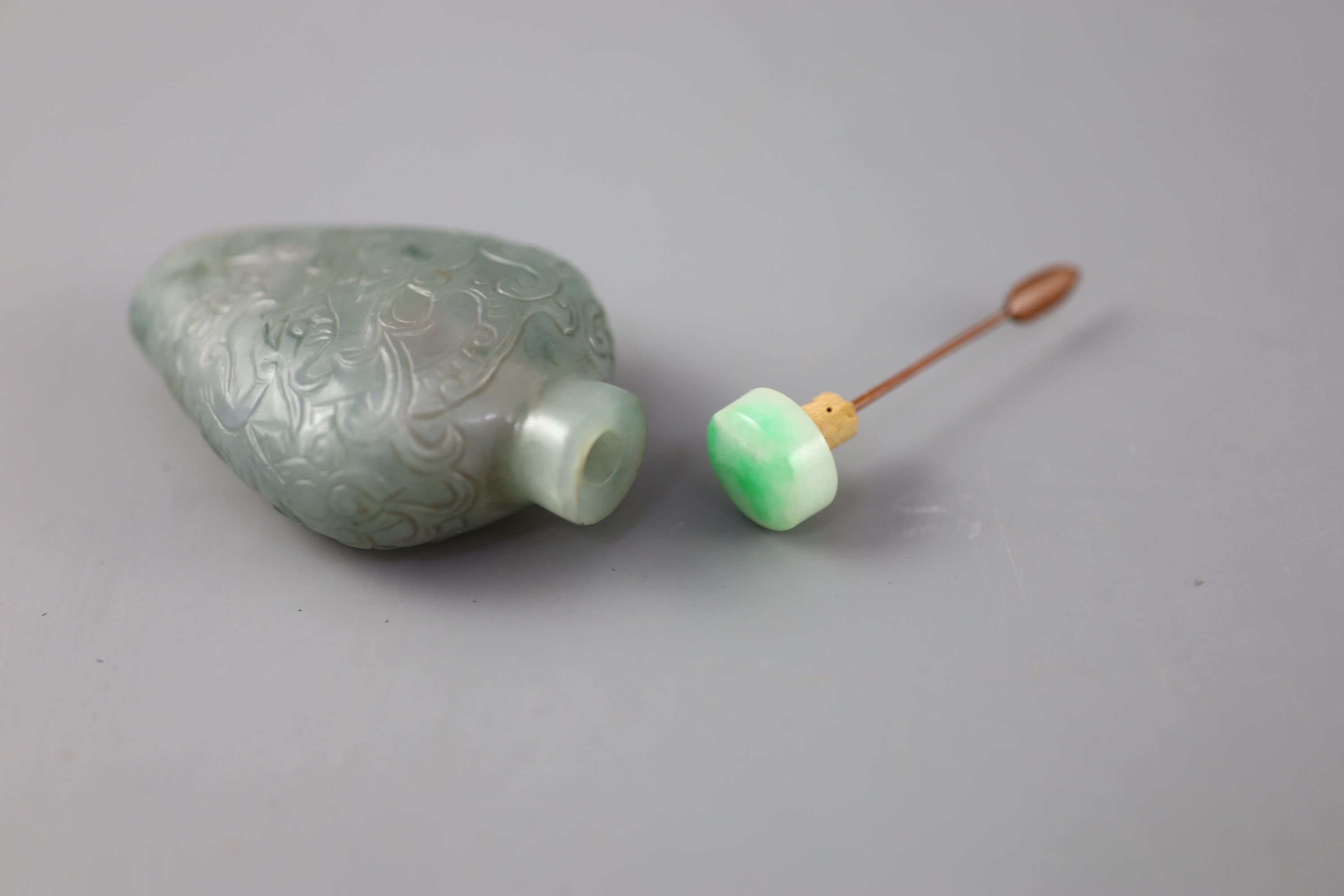 A Chinese blue-green jadeite snuff bottle, 1800-1900, 7.7cm including jadeite stopper,